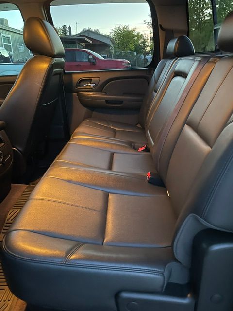 Used 2014 Chevrolet Silverado 2500 LTZ w/ LTZ Plus Package AWD/4WD image 17