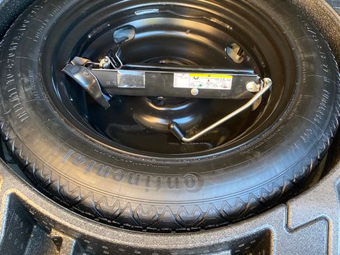 Used 2016 Volkswagen Tiguan SE image 17