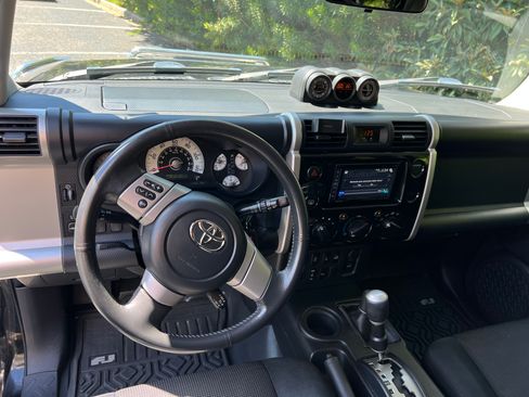 Used 2007 Toyota FJ Cruiser 4WD image 10