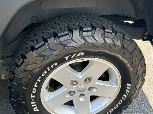 Used 2018 Jeep Wrangler Unlimited Sport S AWD/4WD image 4