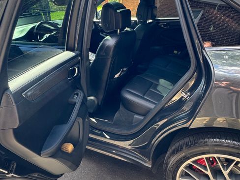 Used 2017 Porsche Macan Turbo image 25