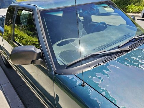 Used 1998 Chevrolet S10 Pickup LS image 5