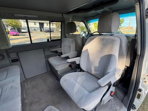 Used 2002 Volkswagen Eurovan MV image 5