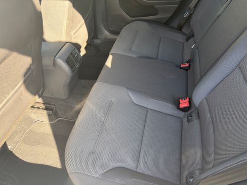 Used 2017 Volkswagen e-Golf SE FWD image 9