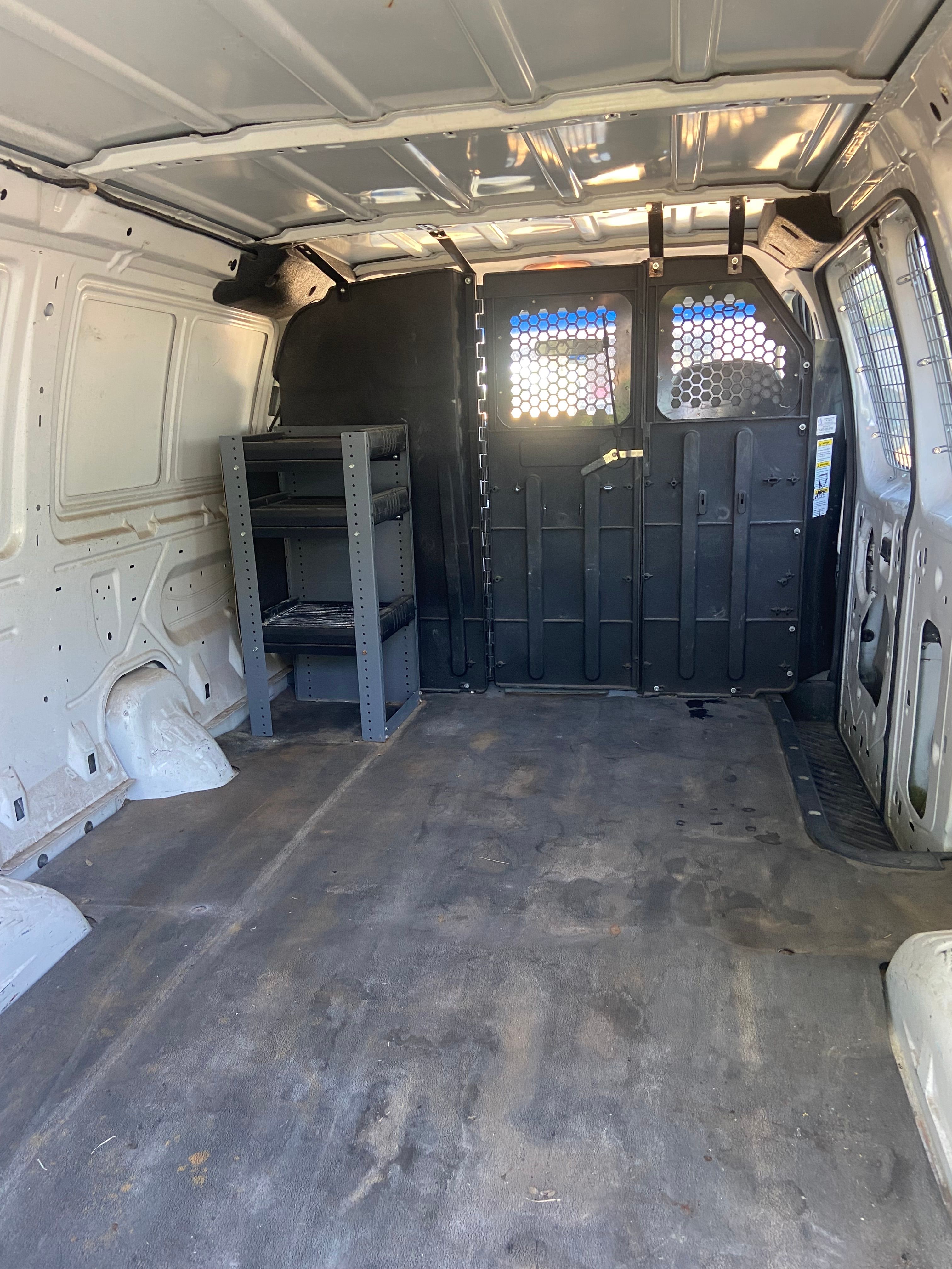 Used 2006 Ford E-250 and Econoline 250 RWD image 8