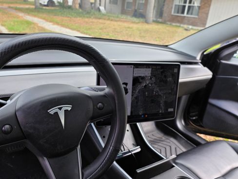 Used 2020 Tesla Model 3 Long Range image 10