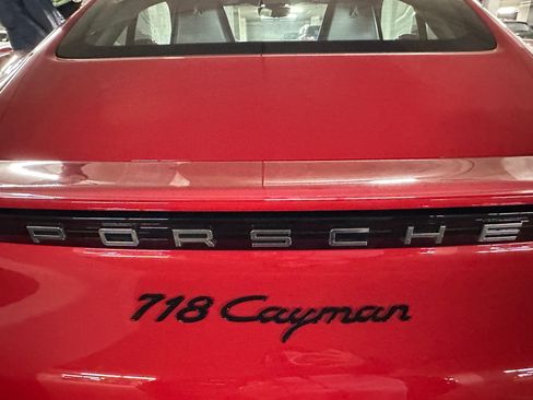 Used 2024 Porsche 718 Cayman image 4