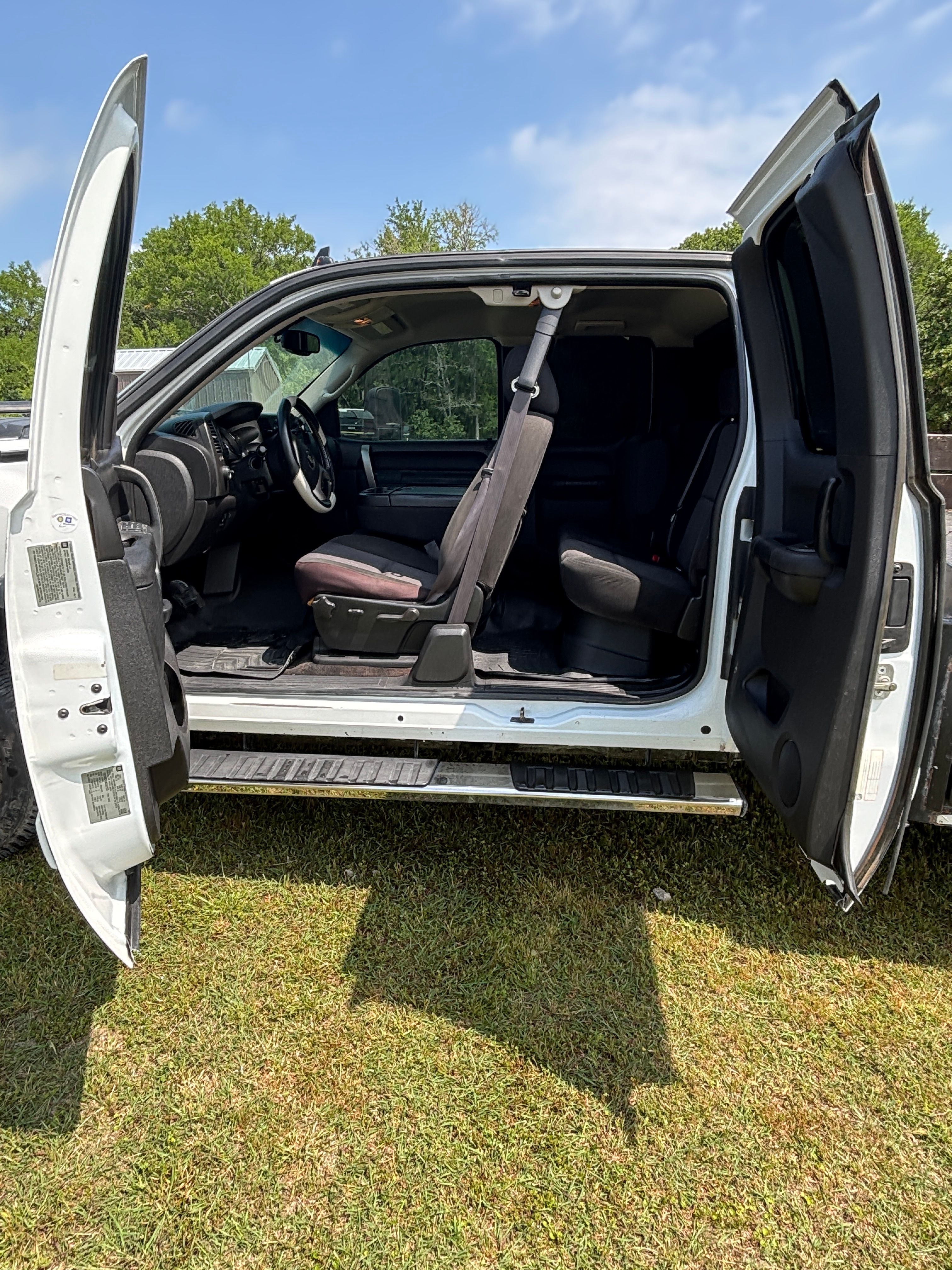 Used 2011 Chevrolet Silverado 3500 LT w/ Interior Plus Package AWD/4WD image 24