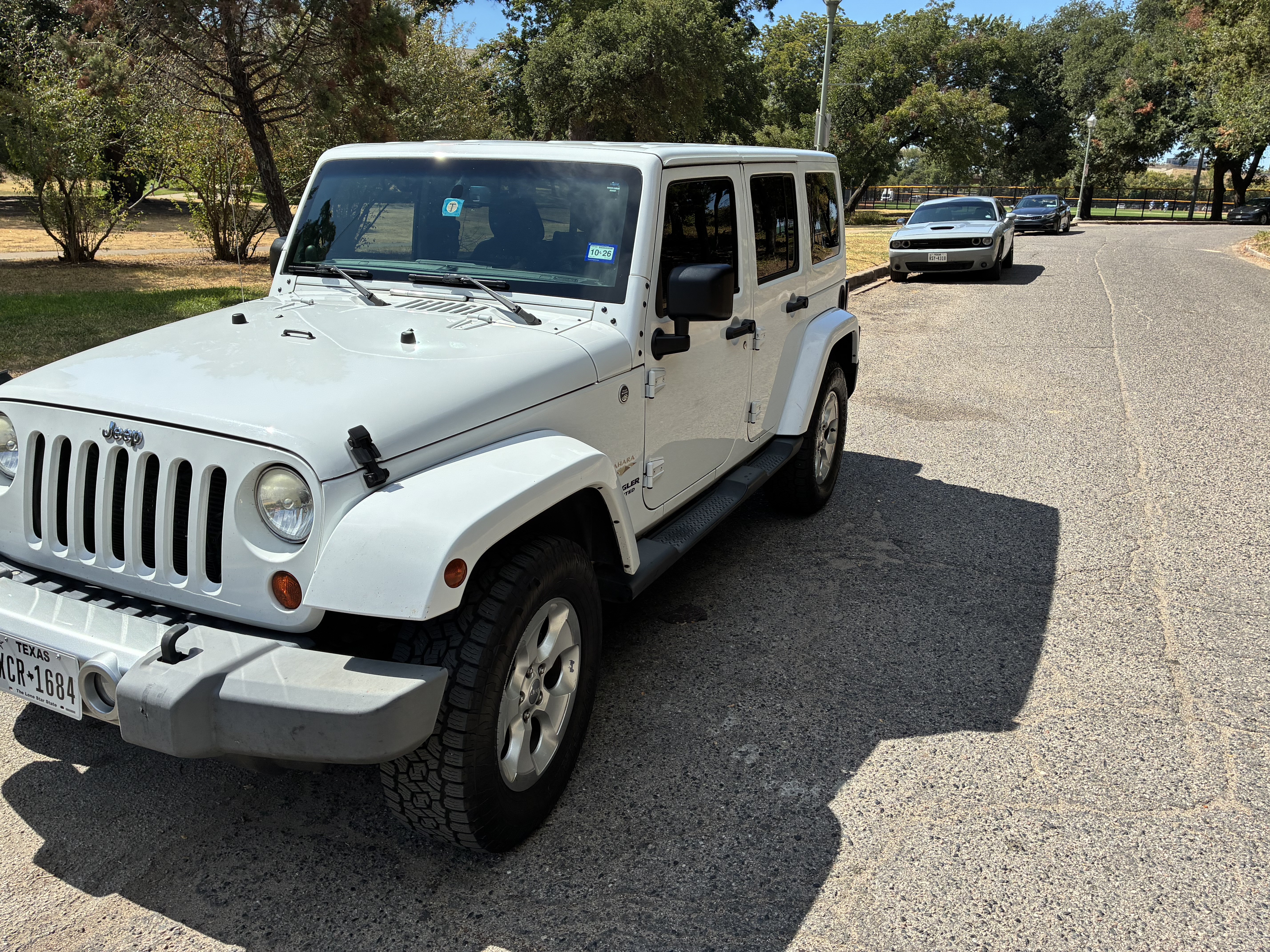 Used 2013 Jeep Wrangler Unlimited Sahara w/ Connectivity Group AWD/4WD image 11