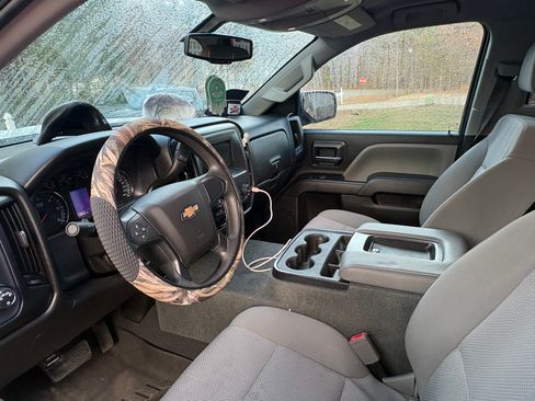 Used 2019 Chevrolet Silverado 1500 Custom w/ LPO, Essentials Package RWD image 11