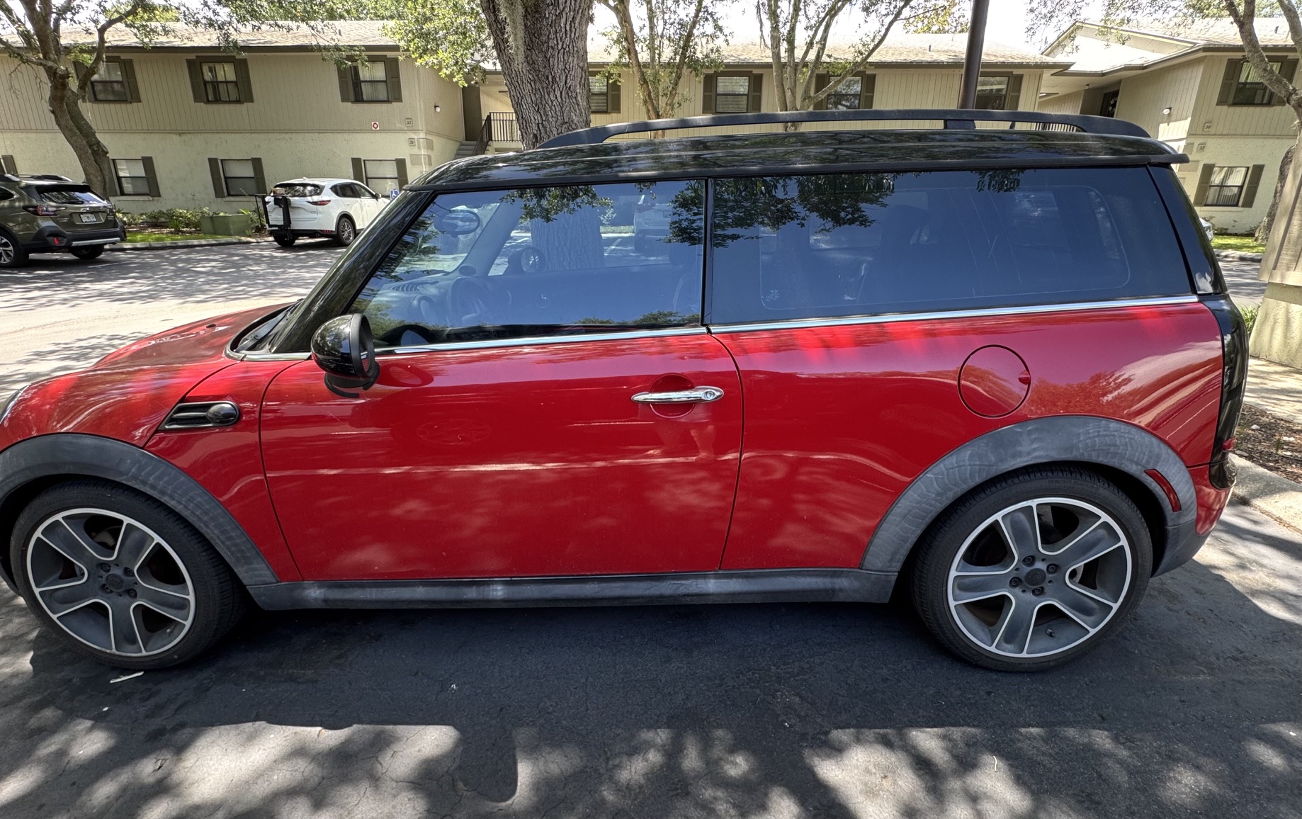 Used 2012 MINI Cooper Clubman FWD image 6