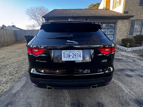 Used 2017 Jaguar F-PACE R-Sport image 10