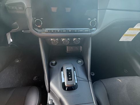 Used 2024 Nissan Z Performance w/ Heritage Edition image 8