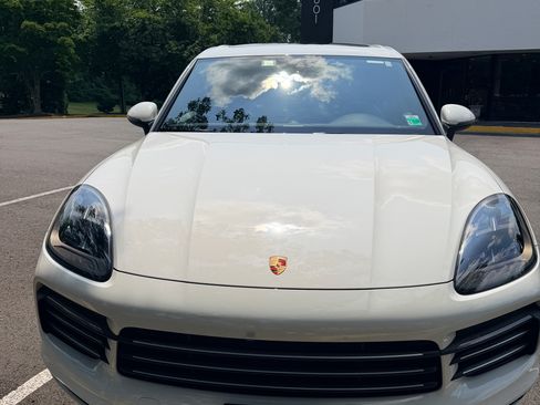 Used 2020 Porsche Cayenne AWD/4WD image 3