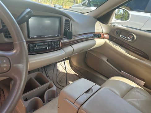 Used 2005 Buick Le Sabre Custom w/ Leather and Comfort Group image 12