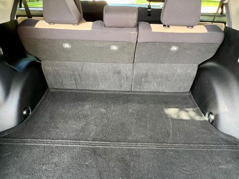 Used 2018 Toyota RAV4 XLE FWD image 17