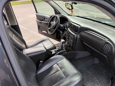 Used 2005 Chevrolet TrailBlazer EXT 4WD image 6