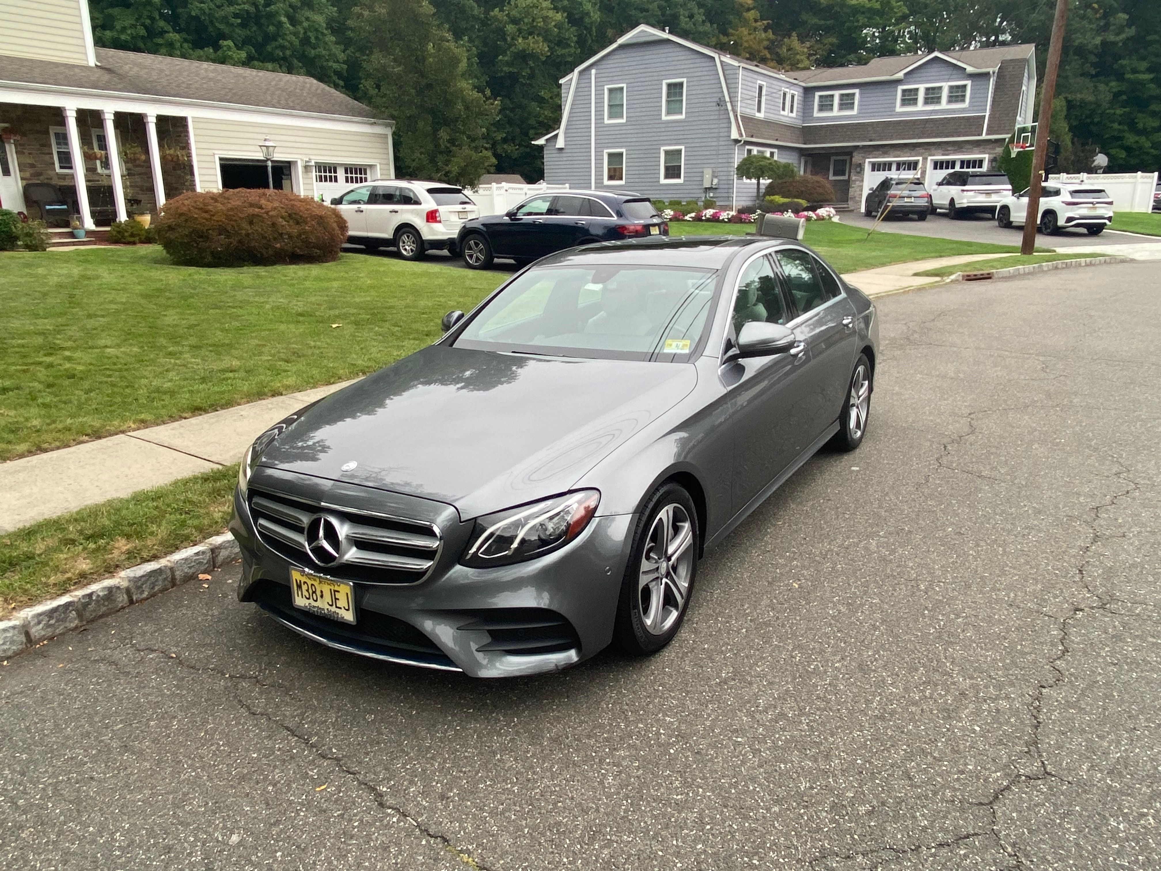 Used 2017 Mercedes-Benz E 300 4MATIC image 1