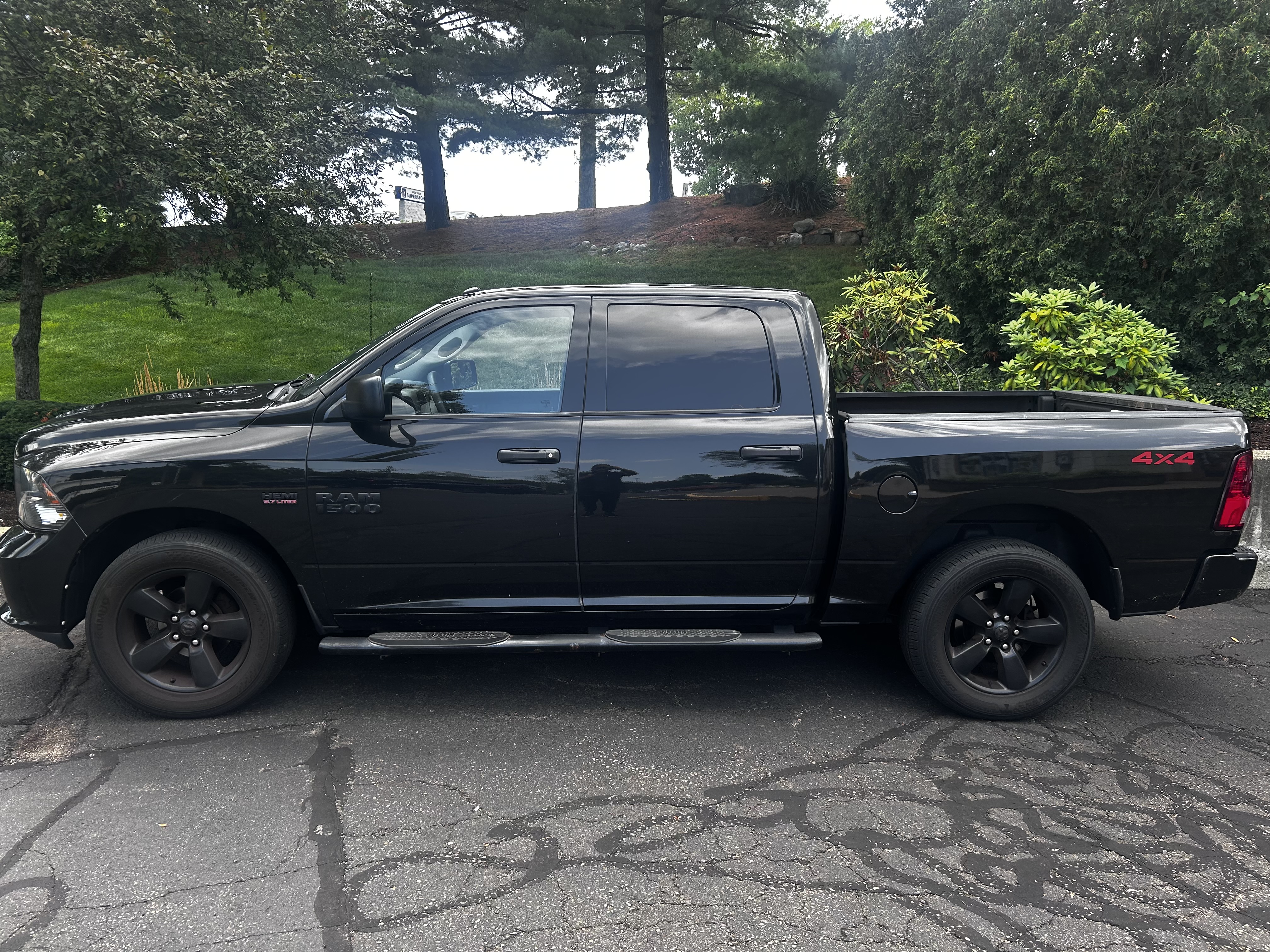 Used 2017 RAM 1500 Express w/ Black Ram 1500 Express Group AWD/4WD image 5