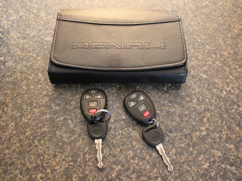 Used 2016 GMC Acadia Denali image 31