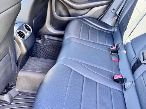 Used 2018 Mercedes-Benz GLC 300 4MATIC image 10