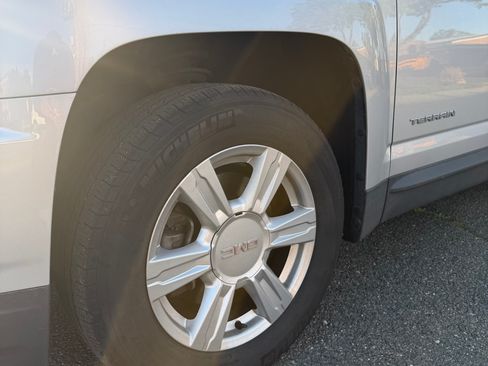 Used 2016 GMC Terrain SLE image 11