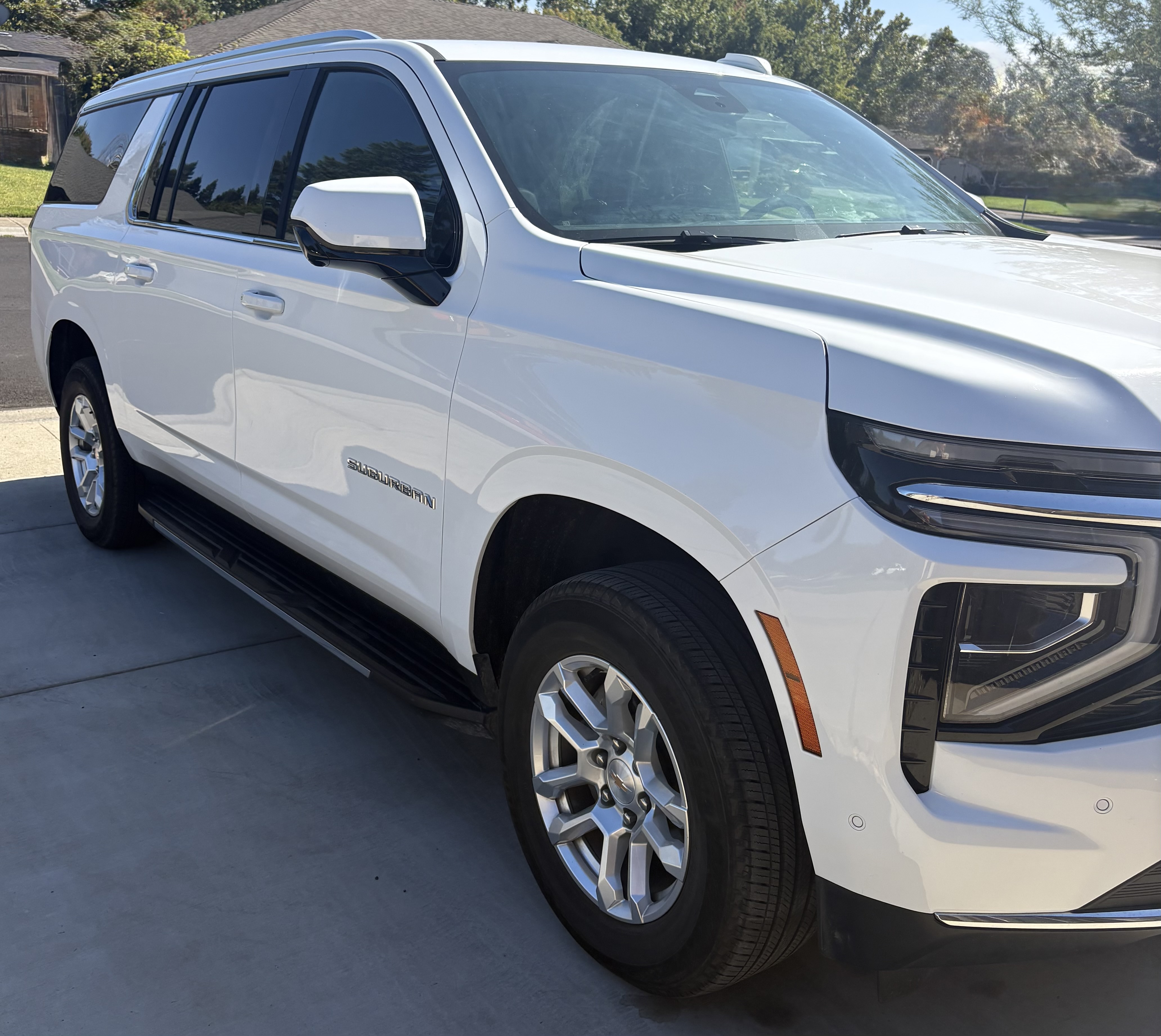 Used 2025 Chevrolet Suburban LT AWD/4WD image 5
