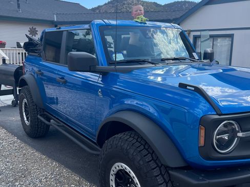 Used 2021 Ford Bronco Black Diamond w/ Sasquatch Package image 1