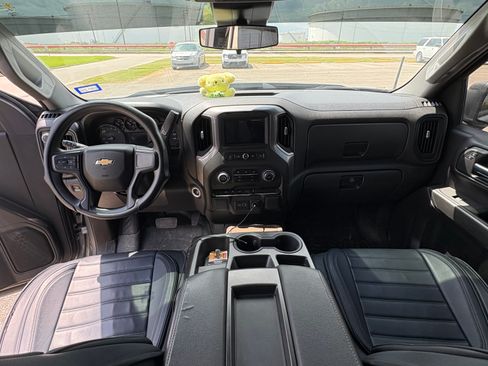 Used 2023 Chevrolet Silverado 1500 Custom AWD/4WD image 7