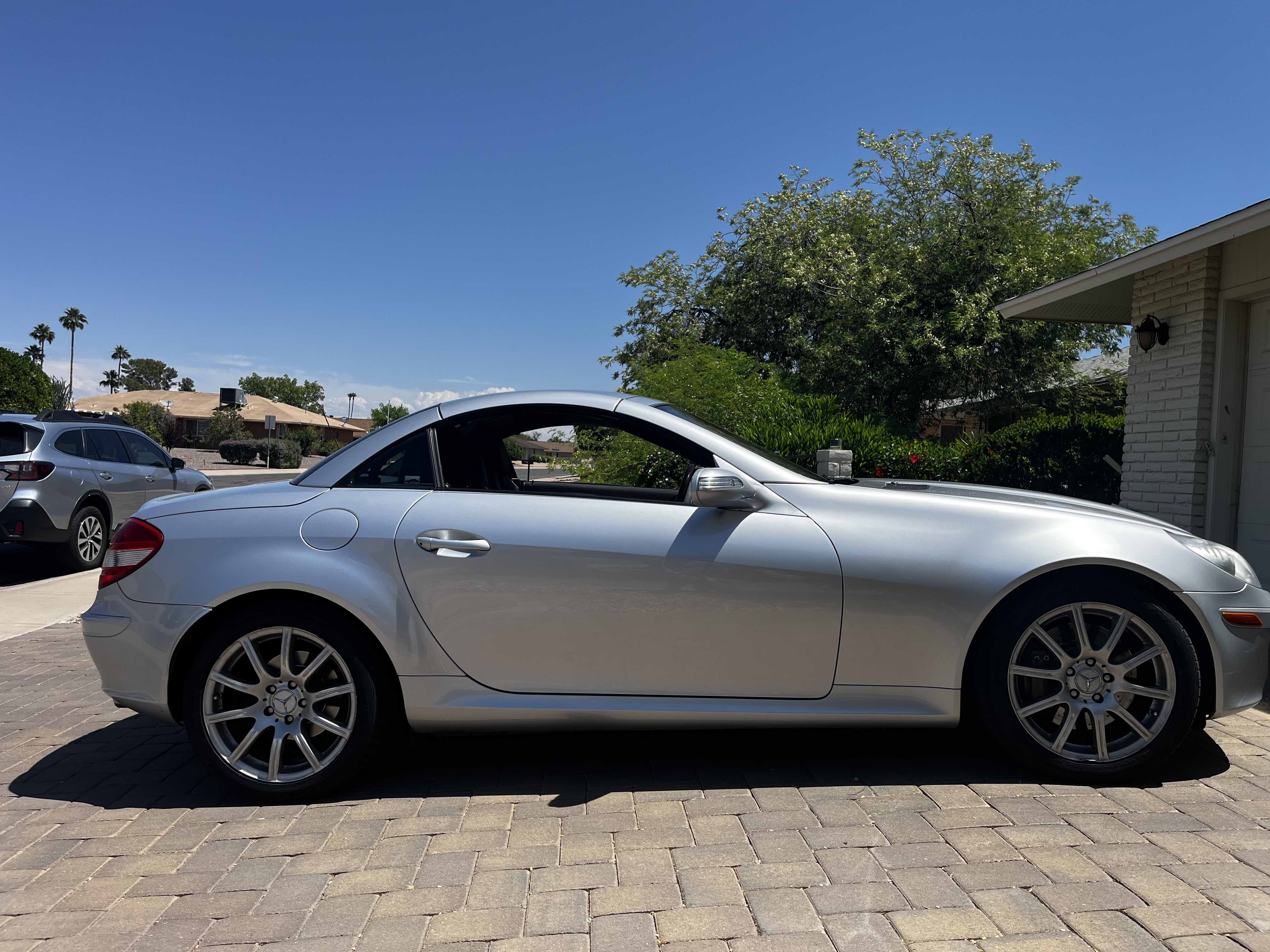 Used 2005 Mercedes-Benz SLK 350 image 18