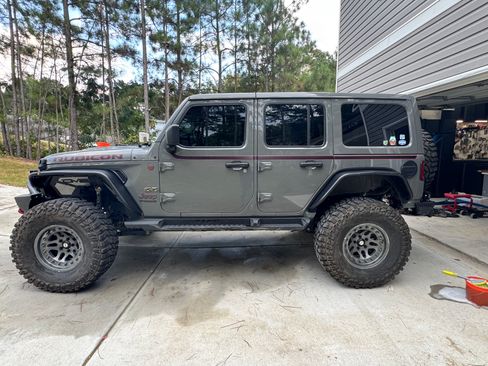 Used 2019 Jeep Wrangler Unlimited Rubicon image 2