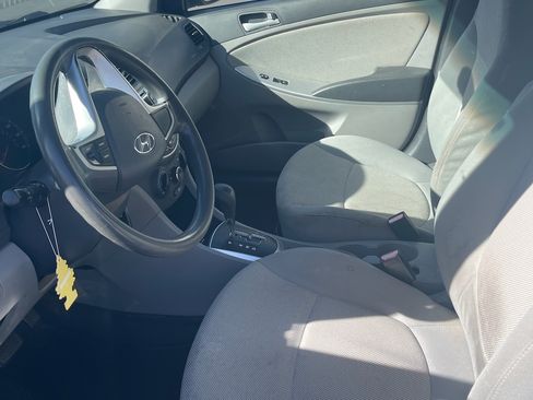 Used 2013 Hyundai Accent GS image 4