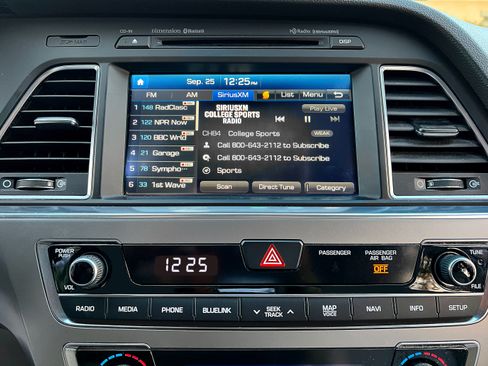 Used 2016 Hyundai Sonata Plug-In Hybrid image 23