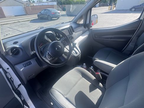 Used 2017 Nissan NV200 SV w/ Technology Package FWD image 7