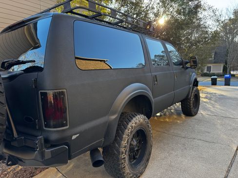 Used 2005 Ford Excursion Limited image 8