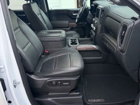 Used 2022 GMC Sierra 1500 Denali w/ Denali Premium Package image 8