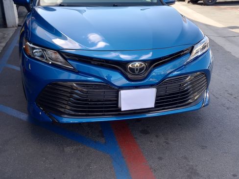 Used 2019 Toyota Camry LE FWD image 2