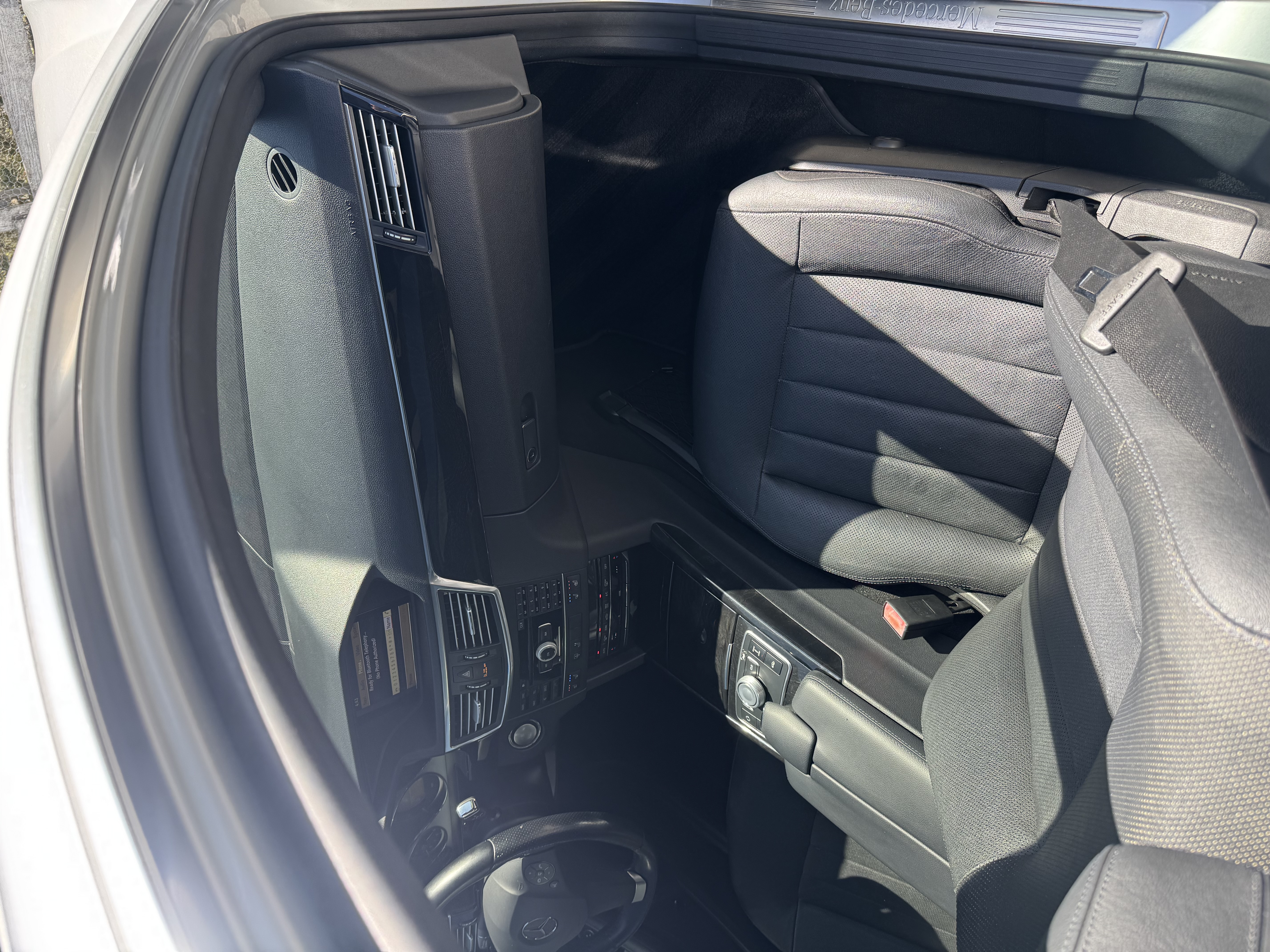 Used 2011 Mercedes-Benz E 550 Sedan image 21
