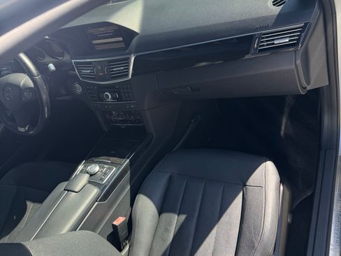 Used 2011 Mercedes-Benz E 550 Sedan image 21