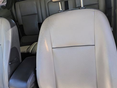 Used 2014 Ford Transit Connect XLT image 23