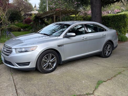 Used 2015 Ford Taurus SEL w/ Equipment Group 201A FWD image 1