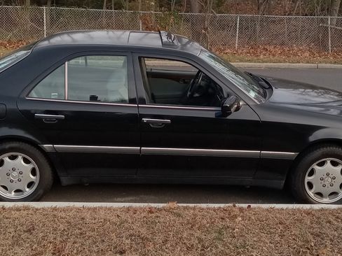 Used 1995 Mercedes-Benz C 220 Sedan image 7