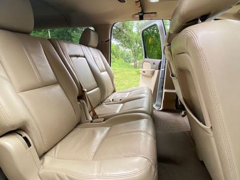 Used 2011 Chevrolet Suburban LT AWD/4WD image 10