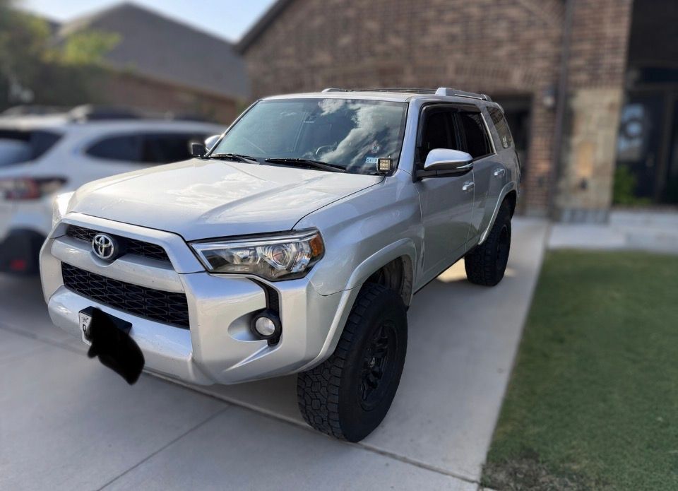 Used 2017 Toyota 4Runner SR5 Premium AWD/4WD image 1