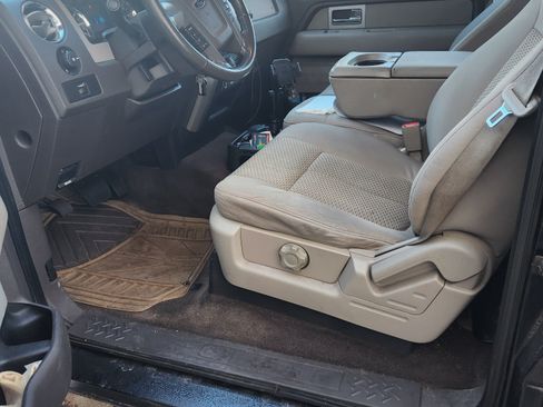 Used 2010 Ford F150 XLT image 11