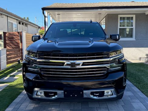 Used 2021 Chevrolet Silverado 1500 High Country w/ Z71 Off-Road Package image 4