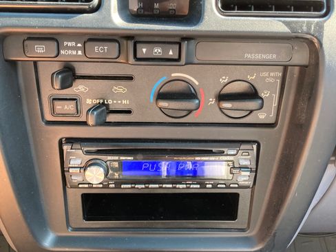 Used 2000 Toyota 4Runner SR5 image 14