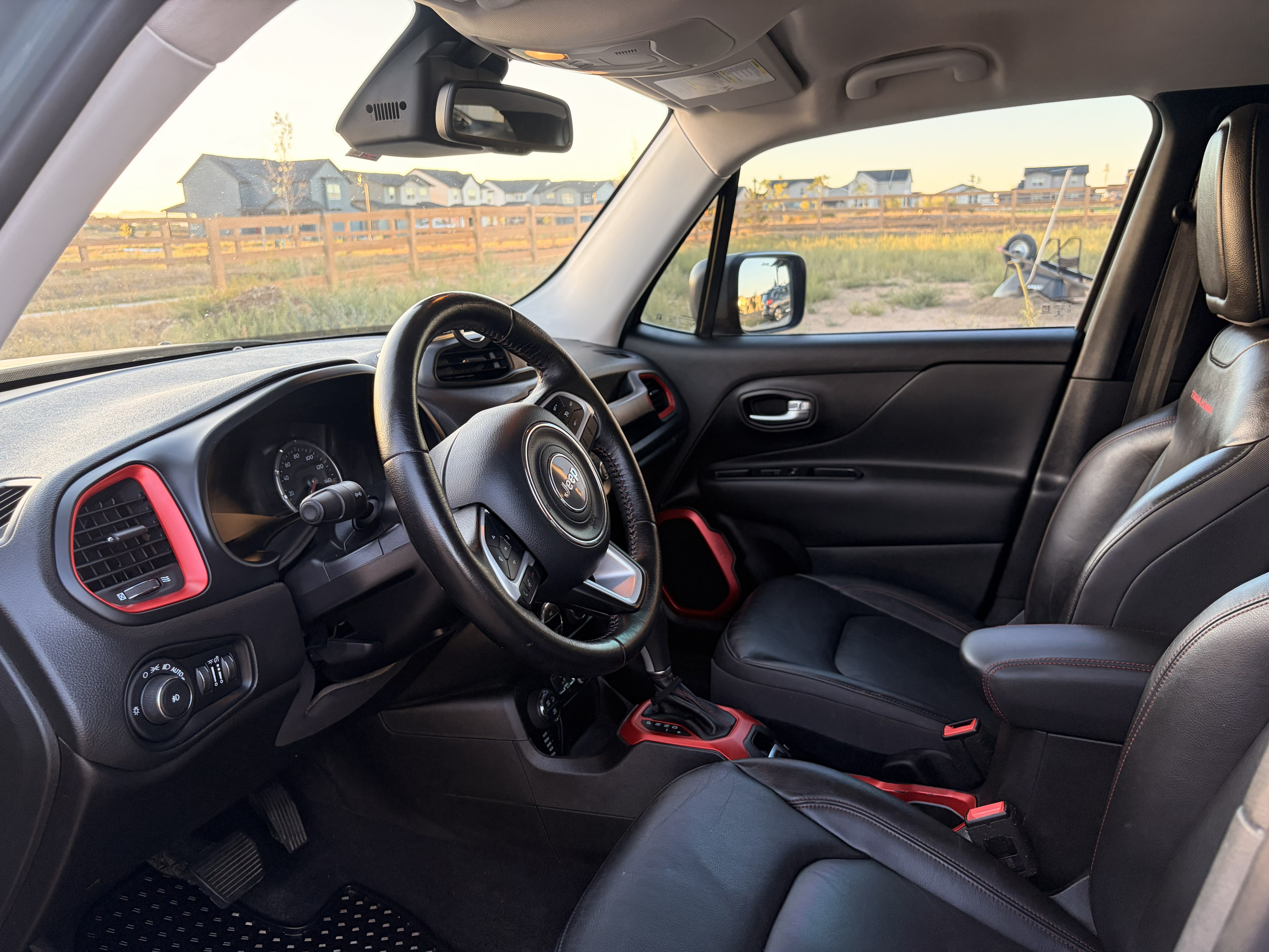 Used 2016 Jeep Renegade Trailhawk w/ Premium Trailhawk Package AWD/4WD image 5