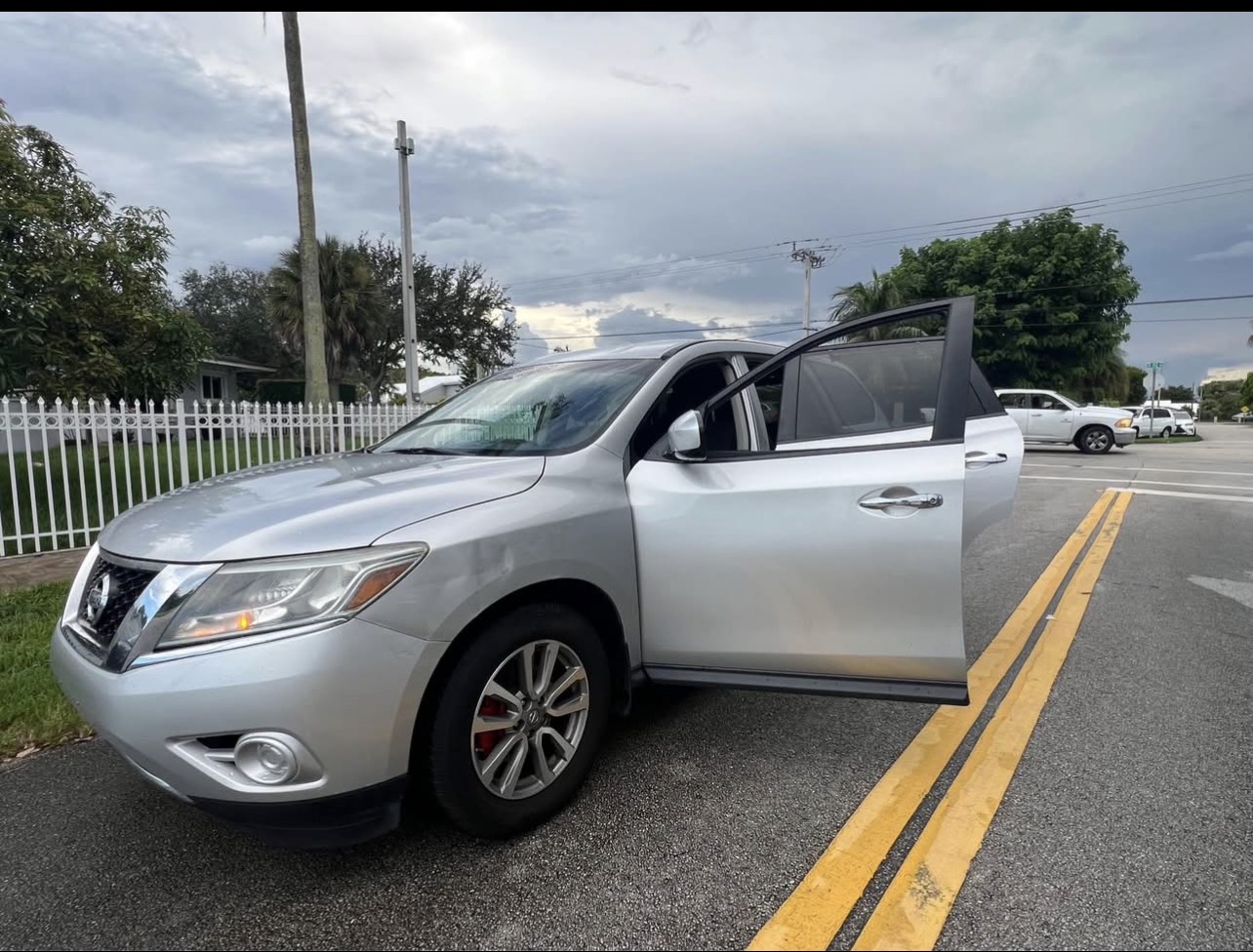 Used 2015 Nissan Pathfinder S FWD image 11