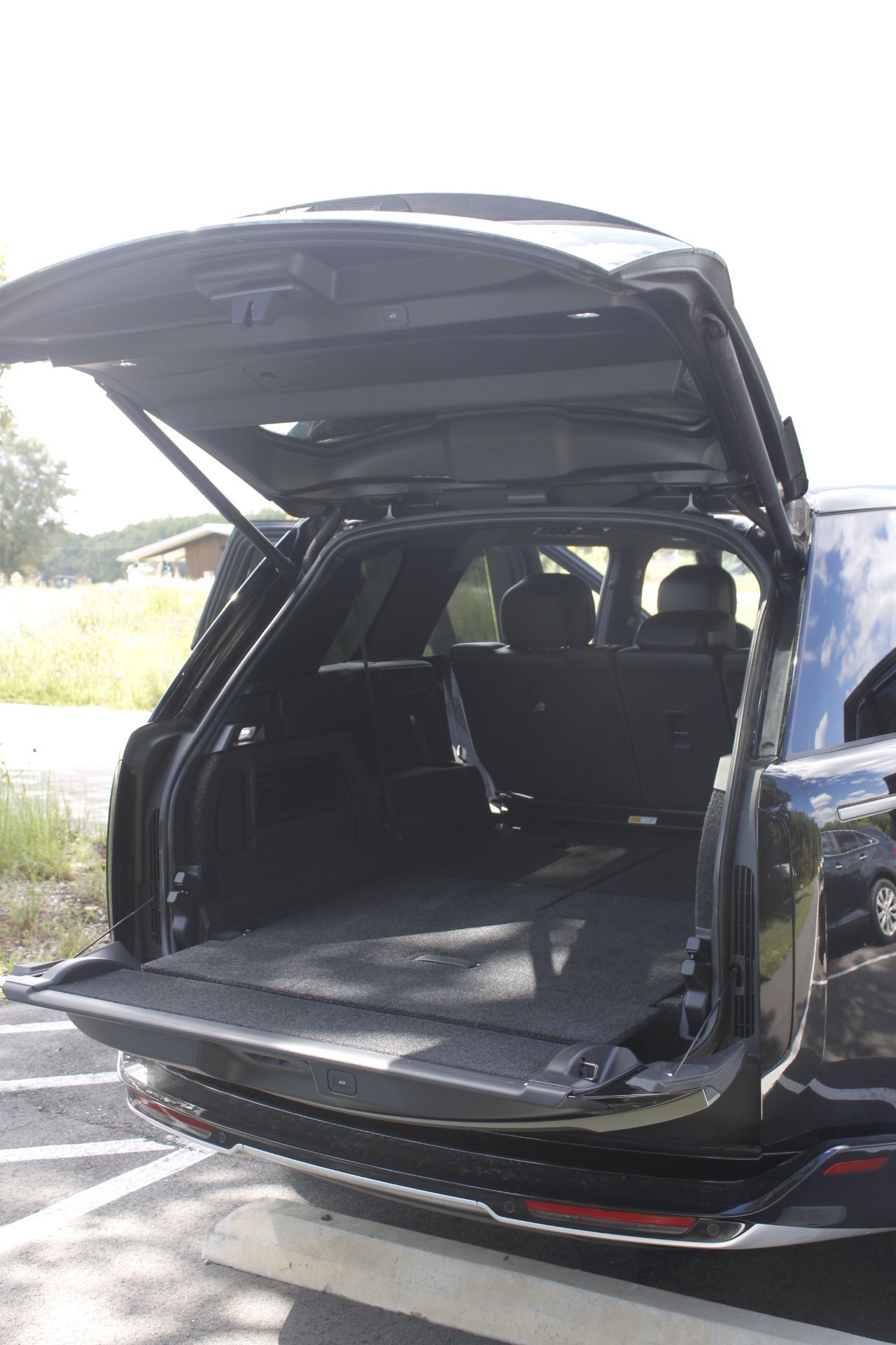 Used 2024 Land Rover Range Rover Long Wheelbase SE AWD/4WD image 6